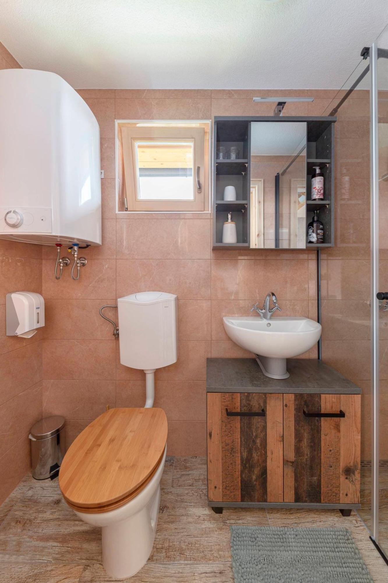 Apartmán Pr' Koncovc Kranj Exteriér fotografie